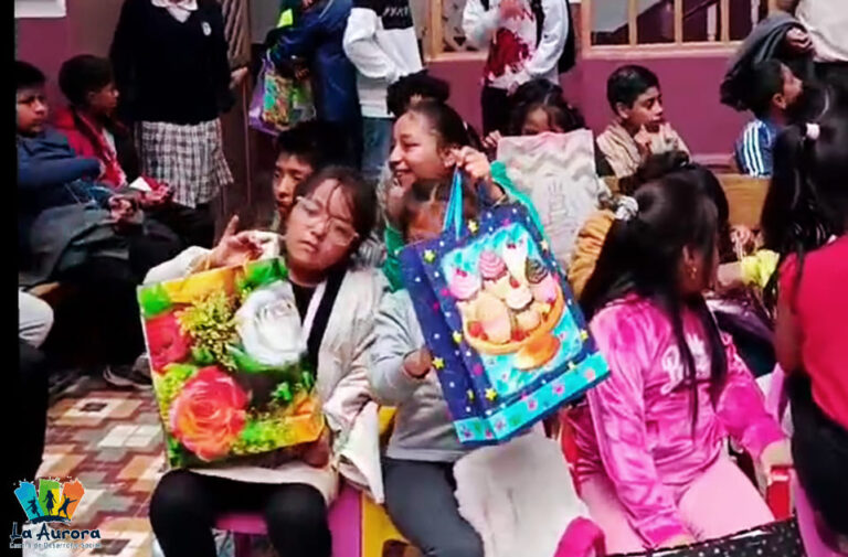 🎉👧🧒 ¡Celebramos la alegría de la niñez! 💛✨